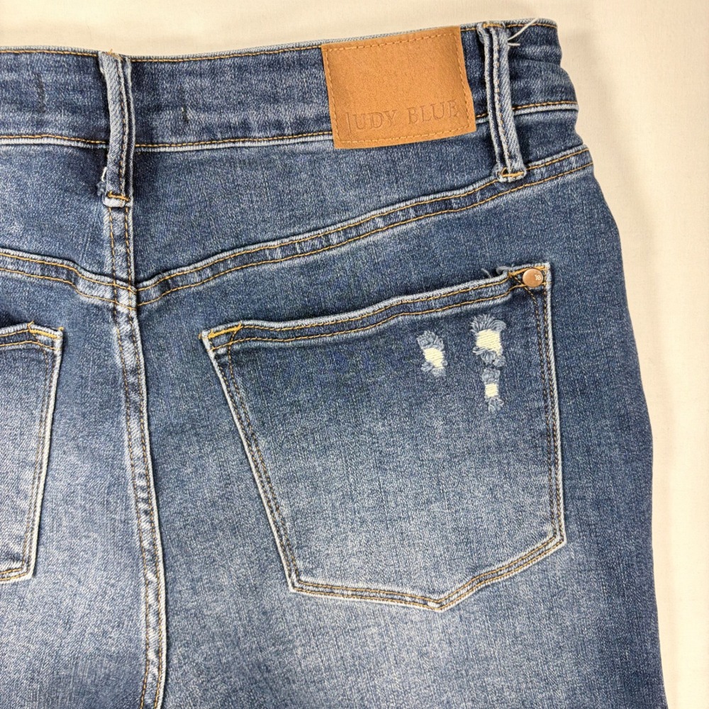 Judy Blue High Waisted Stretch Denim Shorts Plus Size 1XL Medium Wash Distressed - Picture 8 of 8